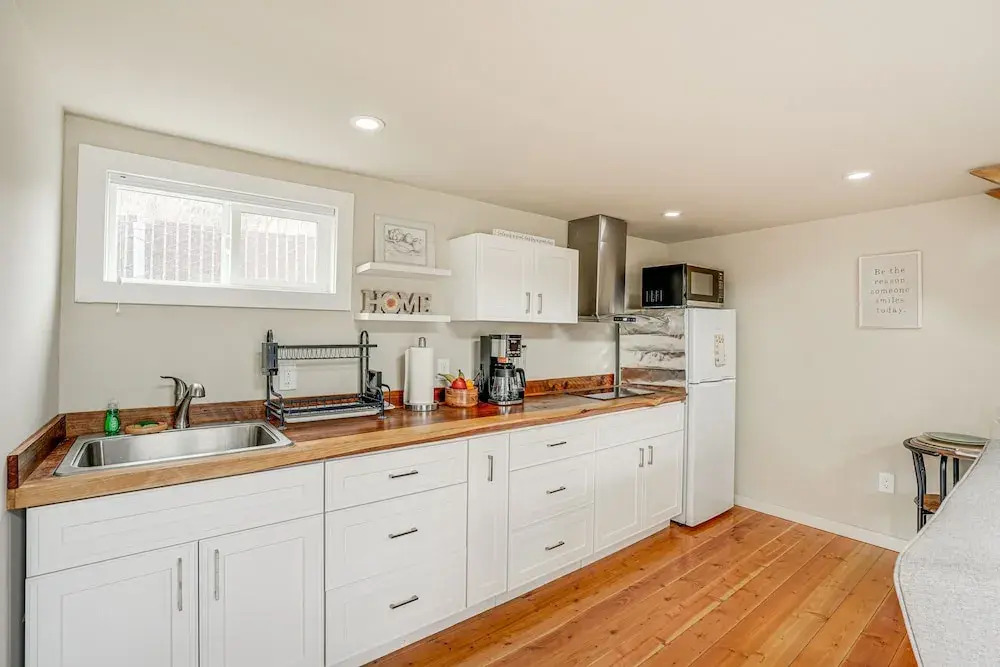 Pacheco/martinez Studio: 22 Mi to Dtwn Oakland!