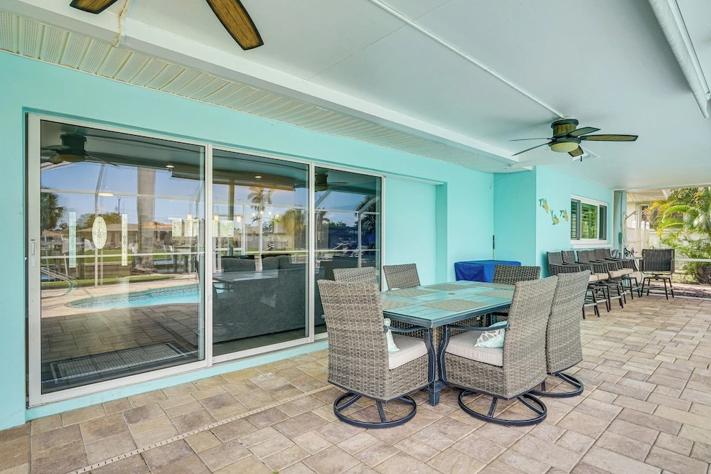 2 Mi to Beach: Canalfront Home in Cape Coral