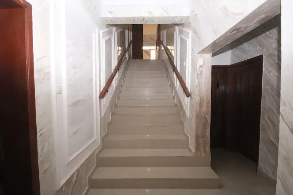 White House Service Apartment