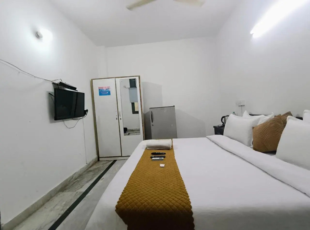 1 BR Homestay in Hauz Khas, Dehli (66AF), by GuestHouser
