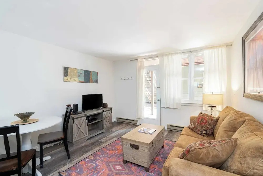 Etta Place 1 by Avantstay Ski In/ Ski Out Unit w/ Views of the Slopes!