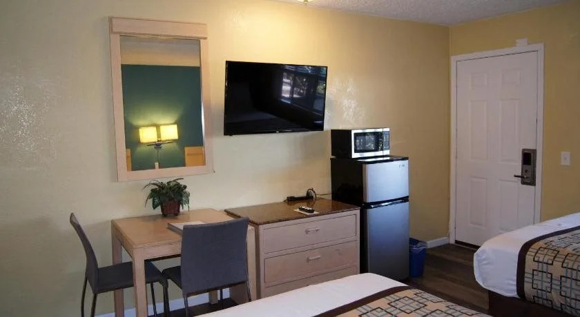 Penny Saver Inn