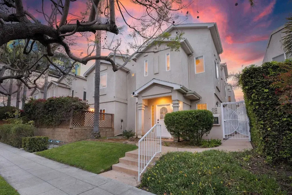 Walk to Dining, Mission + Pacific Beach, and Bars/nightlife Private Backyard