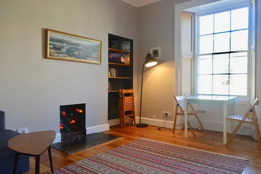 1 Bedroom Flat Near Princes St Sleeps 4