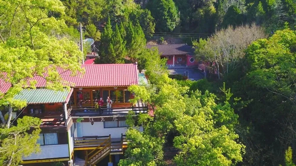 Hong Wa Cuo南投埔里紅瓦厝山居民宿森林系住宿生態手作體驗