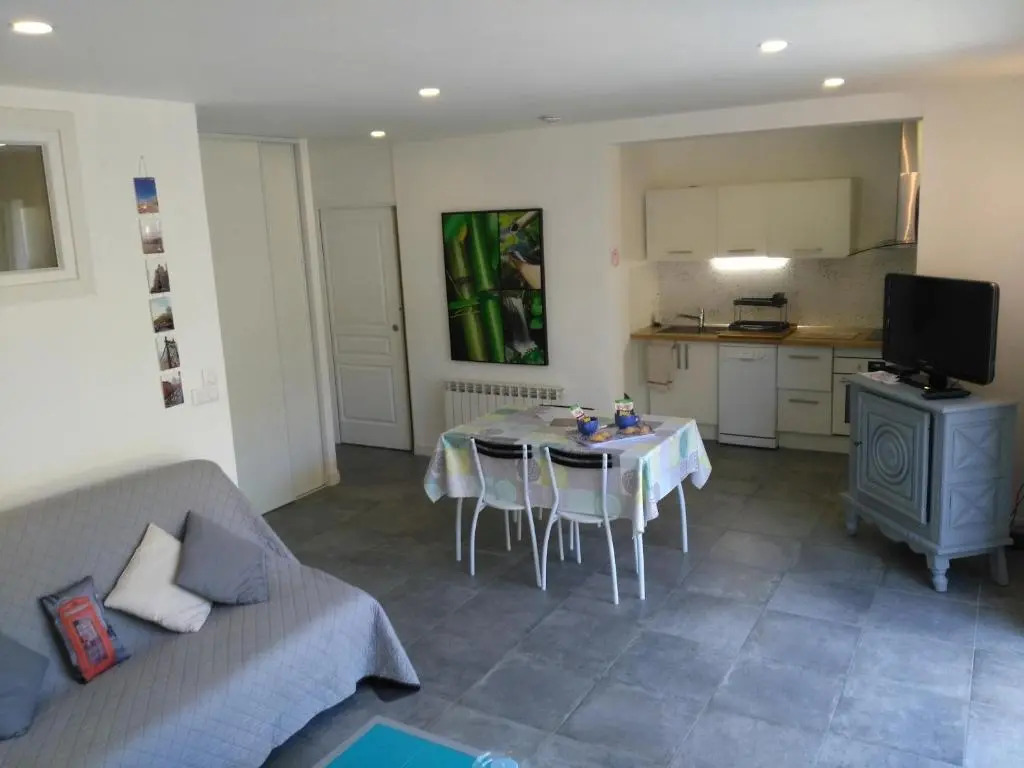 appartement 50 m2/quartier calme /5 mn de la plage