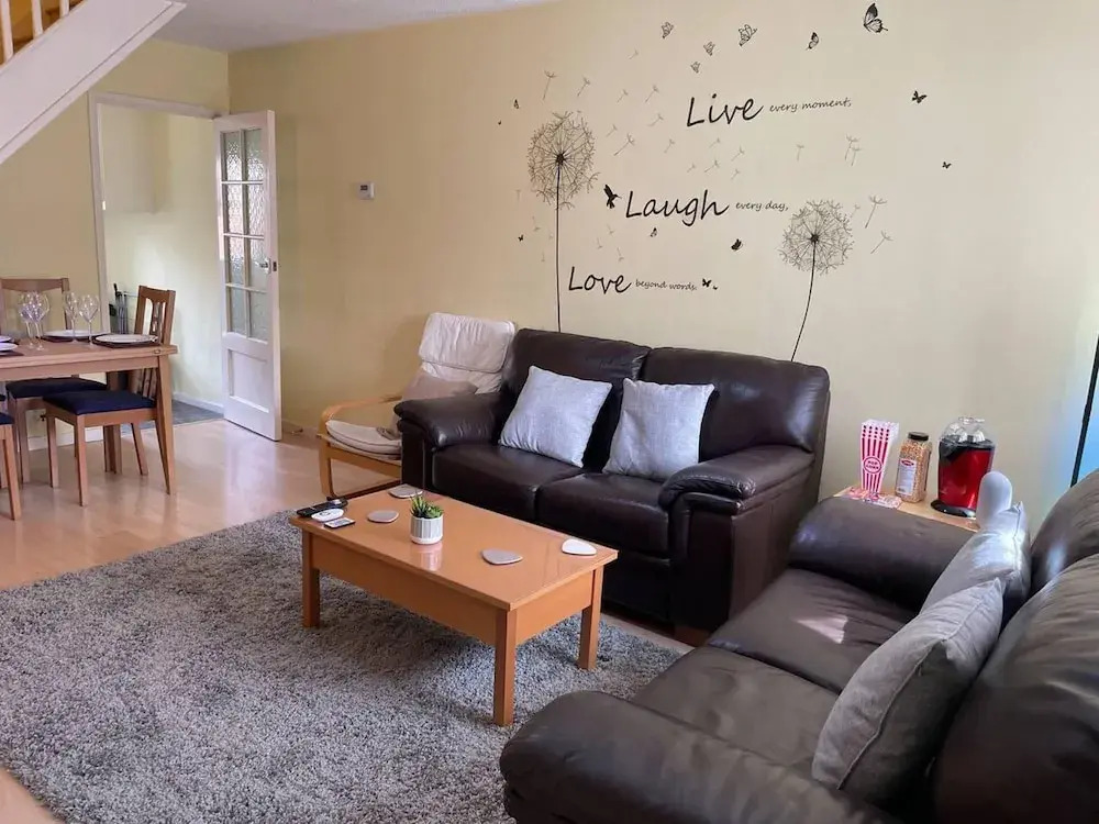 Ideal for Contractors & Families by Hnfc Stays