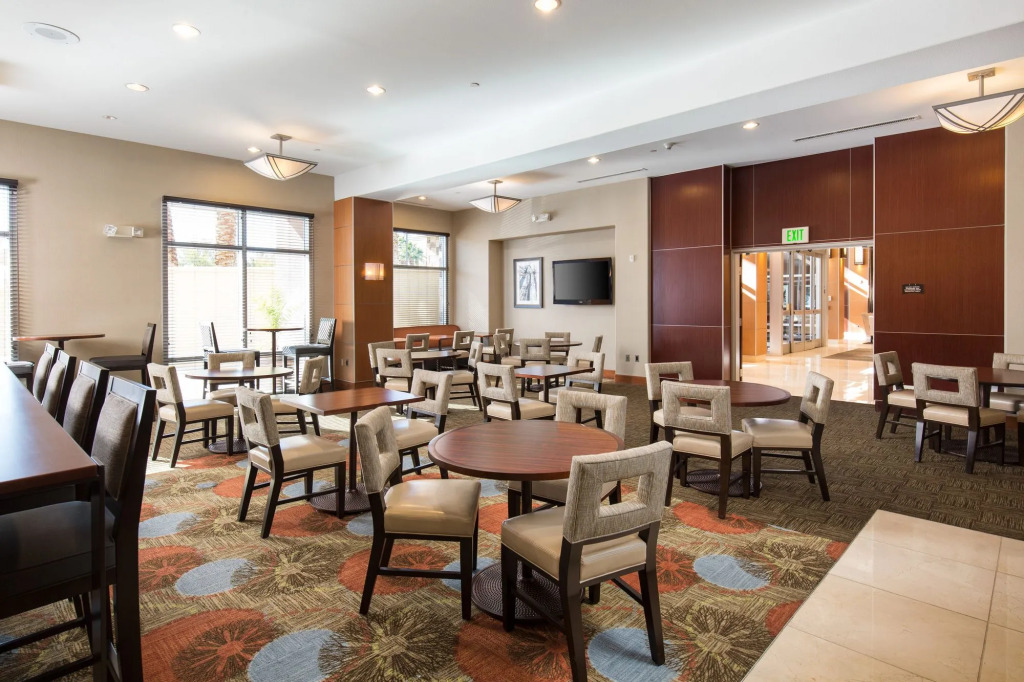 Staybridge Suites: Las Vegas - Stadium District by IHG