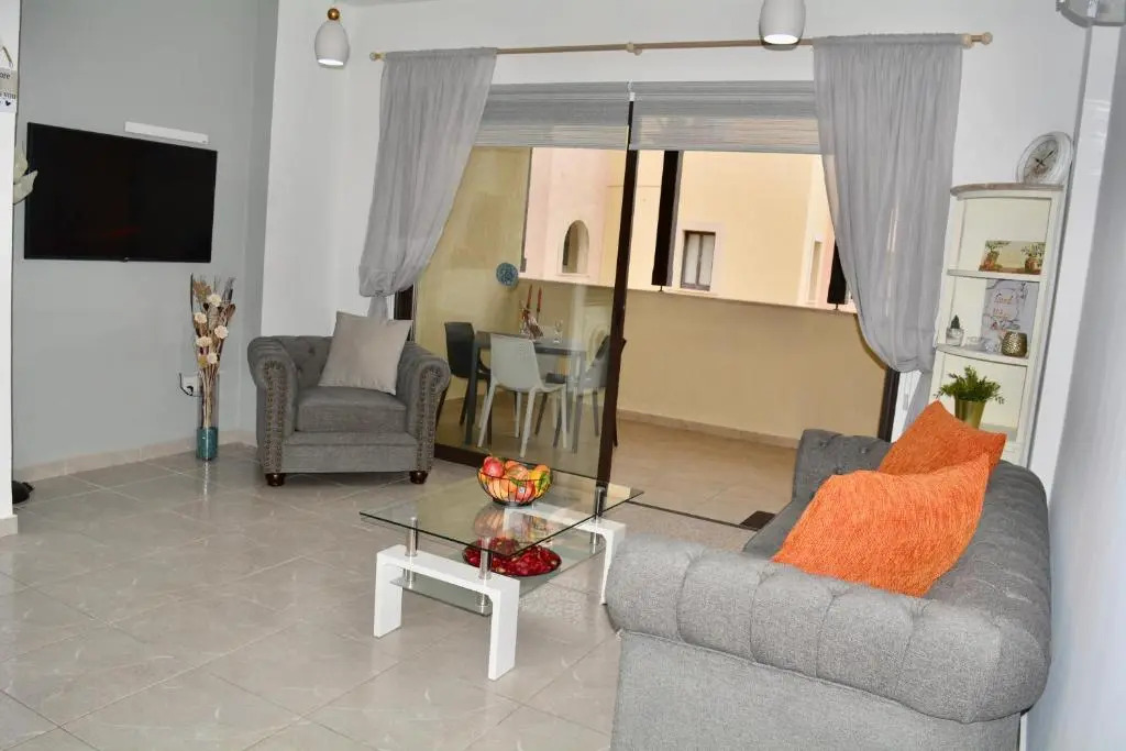 Queens Gardens - Kato Paphos - next to Kings Ave Mall --- by Yiota