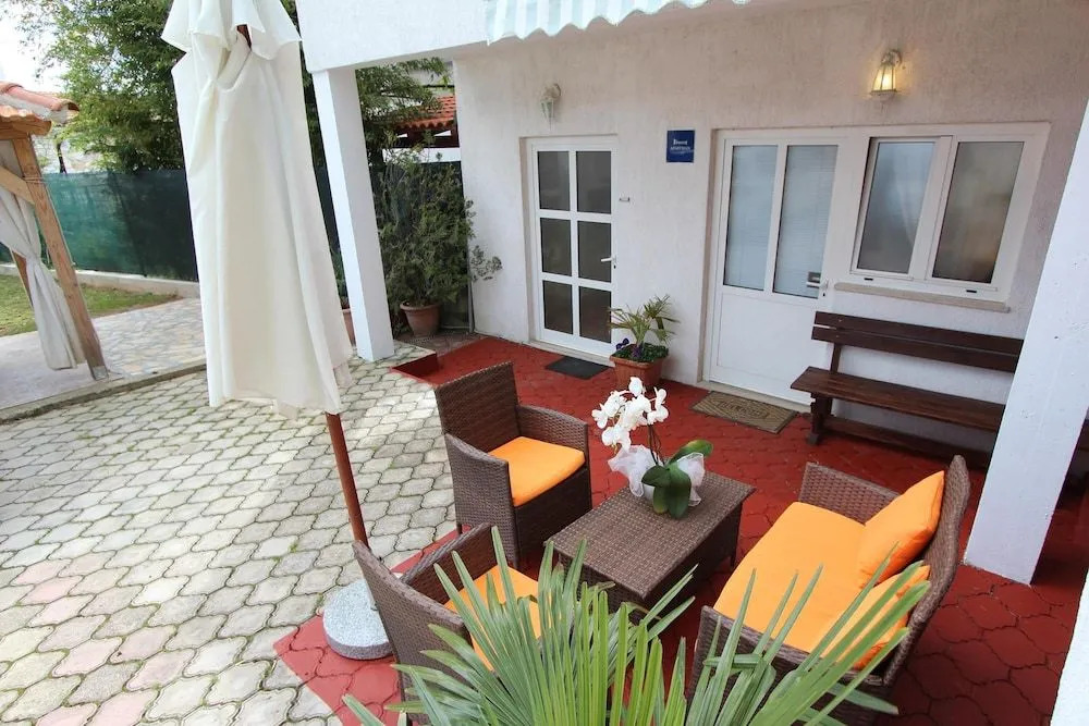 Apartments Poretti for 2,in Center Parking Free in the yard,6 min beach walk
