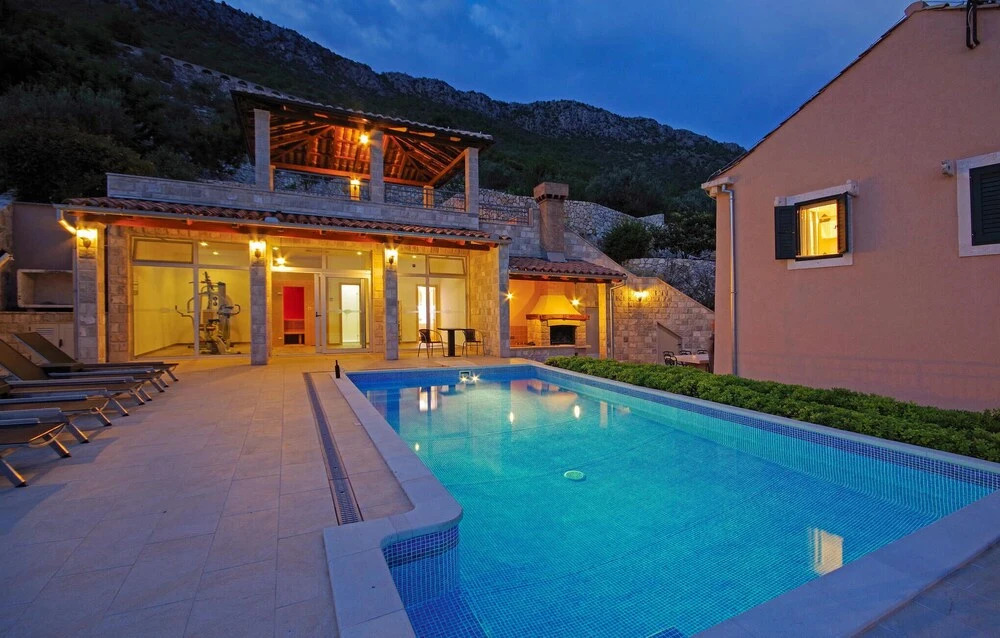 Awesome Home In Trsteno With Sauna