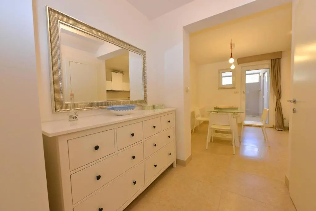 NEW 2022 FAMILY HOUSE Ruzmarin