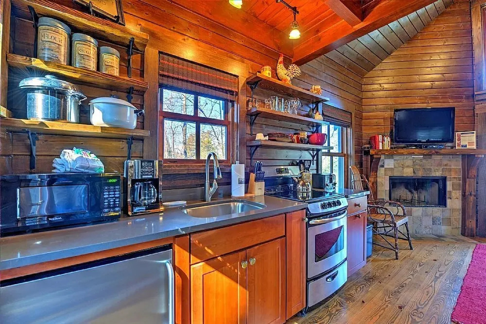 Woodpecker's Hollow - 1 Br Cabin