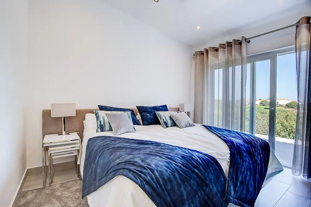 Villa Goldeneye - Luxury 6 Bedroom Villa