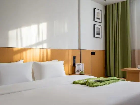 Smallinn Poetry Jasmine Hotel (Shenzhen North Railway Station Hongshan Metro Station)