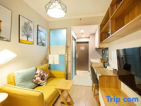 Xiangyu Light Homestay (Zhengzhou East Railway Station)