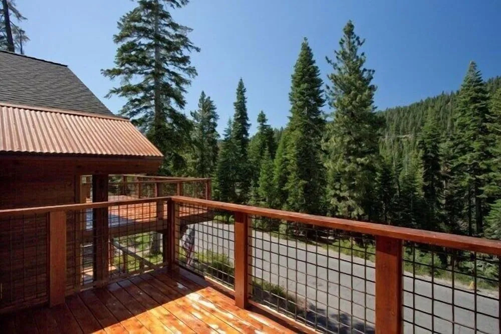 Shelton Kingswood Luxury Home By RedAwning