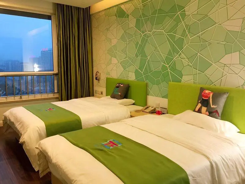 PAI Hotels·Haiyang Bus Terminal Commercial Center