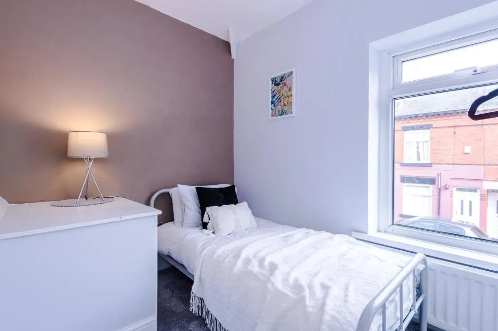 ✪ LEISURE/BUSINESS ✪ 3 Bed House /W Parking ✪ WiFi