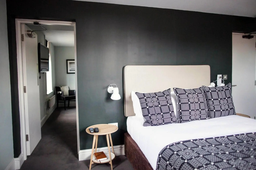 The Globe, Warwick, Warwickshire - Brunning & Price