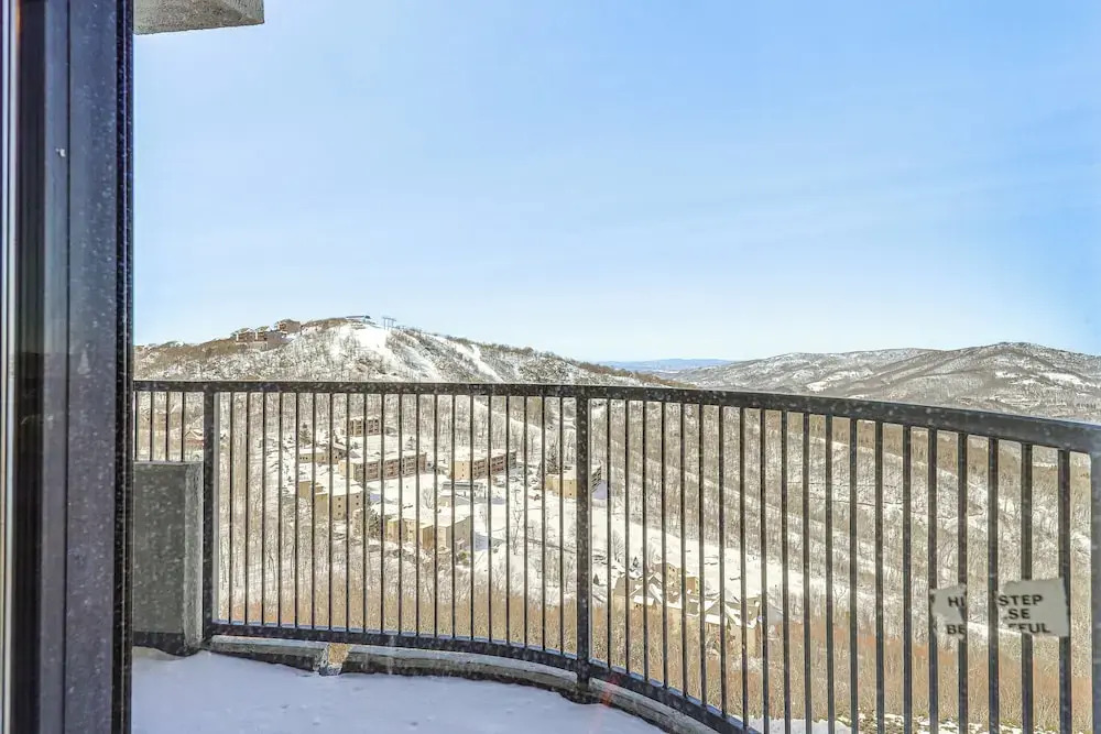 3 Mi to Sugar Mtn Slopes! Condo w/ Hot Tub & Pool