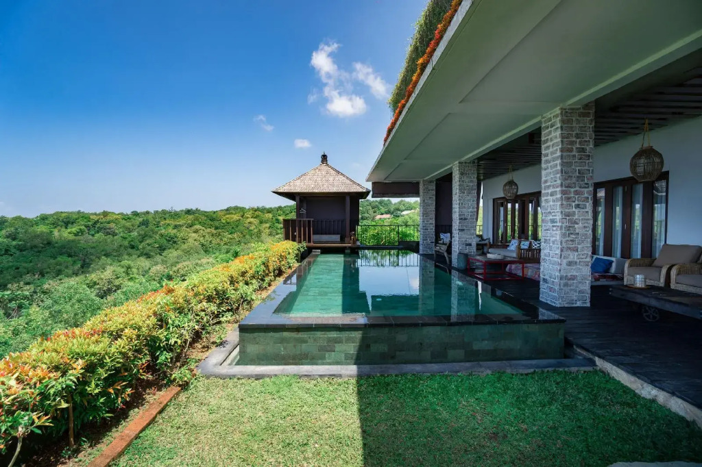 The Ocean Views Luxury Villas & Apartment