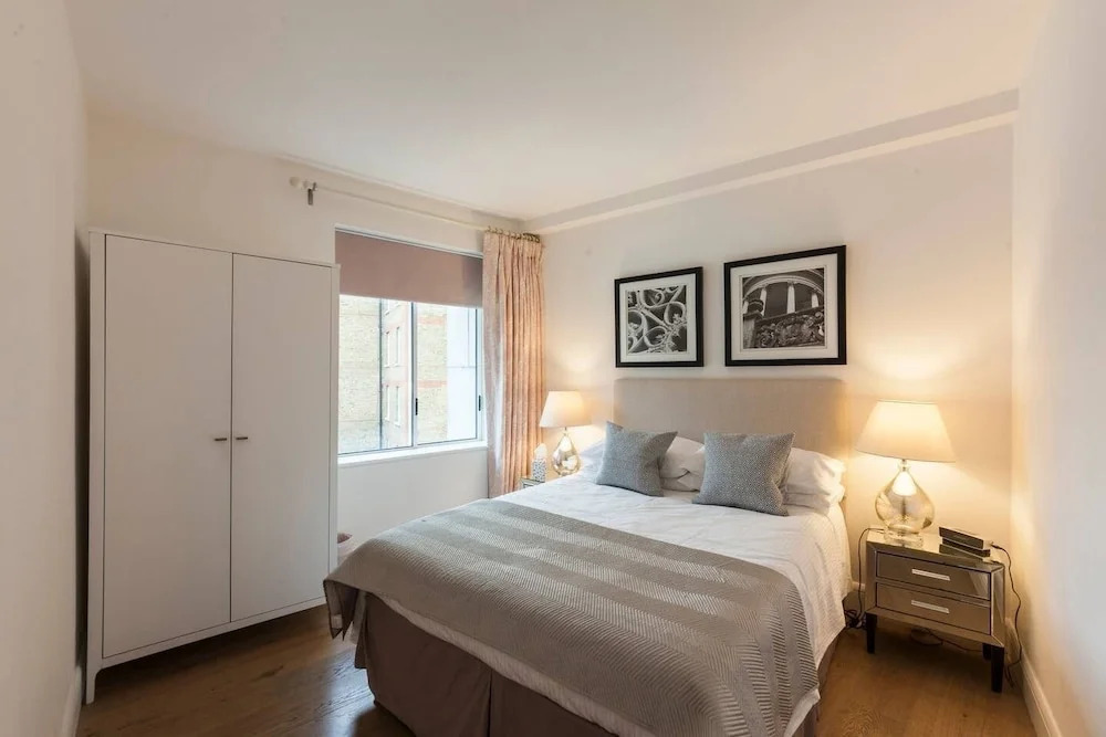 Bright 2 Bedroom Apartment Chelsea