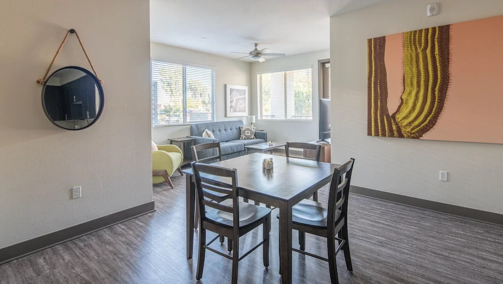 WanderJaunt Luxe Central Phoenix Apts