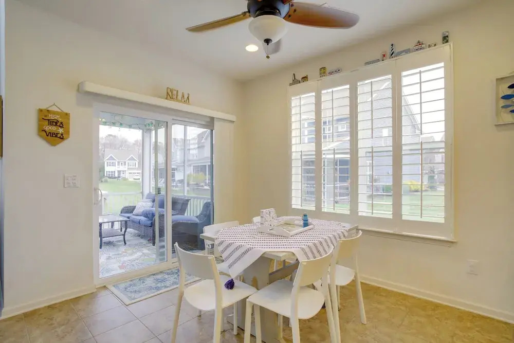 Shuttle to Beach: Millville Townhome w/ Porch
