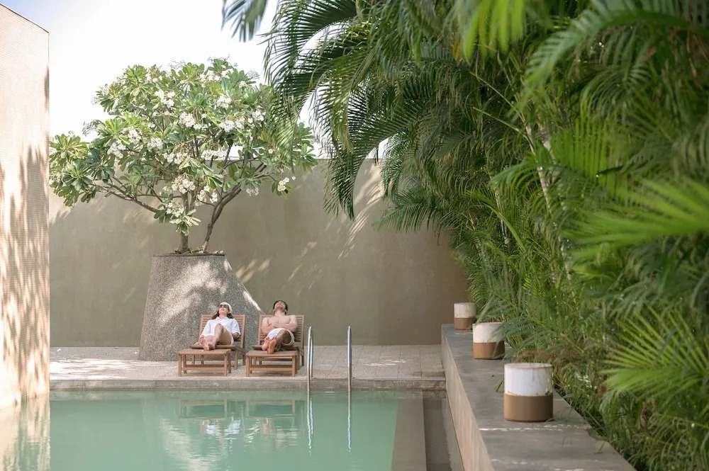 Life At REPOSE- Lake Villas Resort & Club