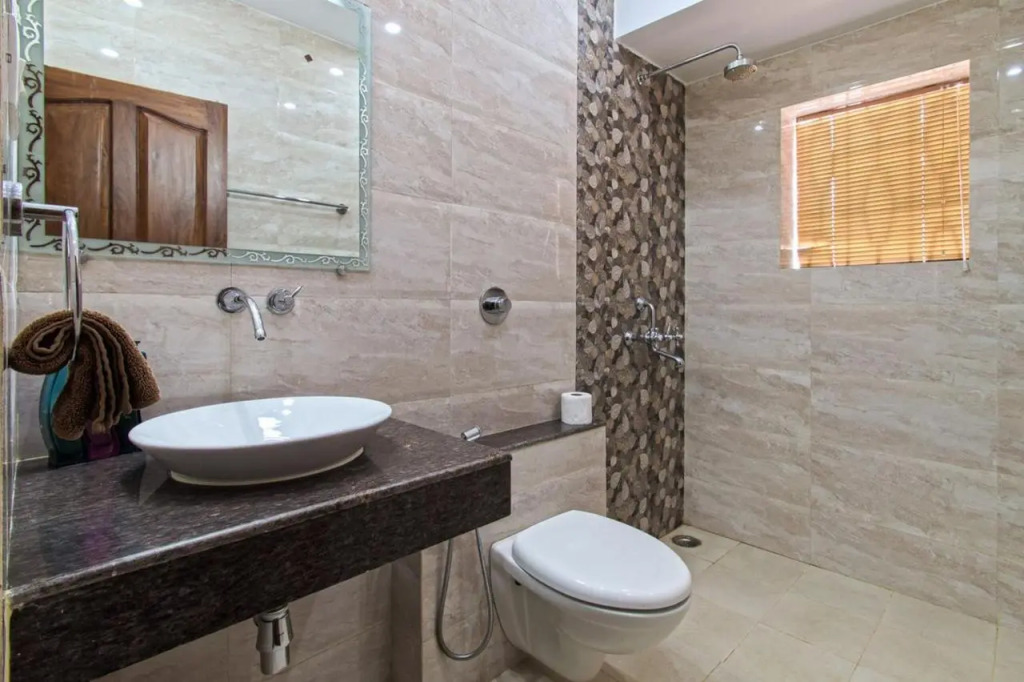 Villa Calangute Phase 17 -16 or 17BHK -Great For Large Groups
