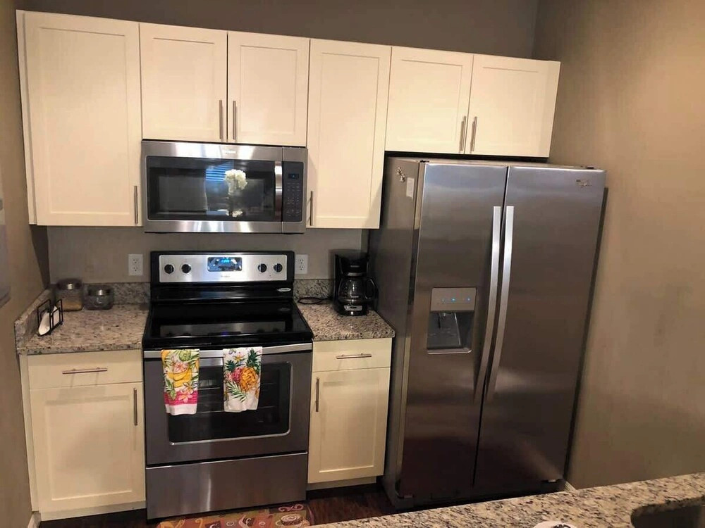 Comfortable 3BR Townhome Near Parks, Great Value