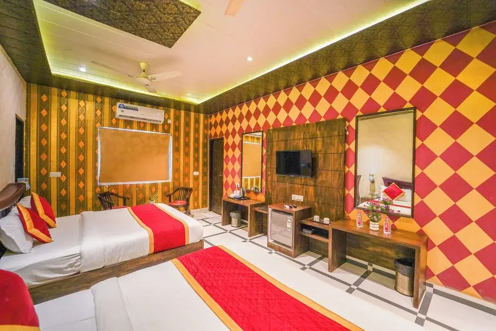 Shiv Rudraksh Resort, Near Assi Ghat