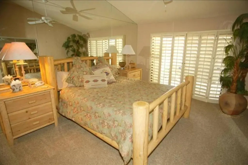 3 Bedrooms, Palm Valley Country Club, Golf Cart & 3 Bikes