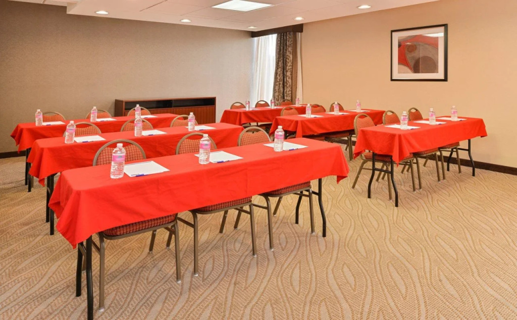 Holiday Inn Express Worcester