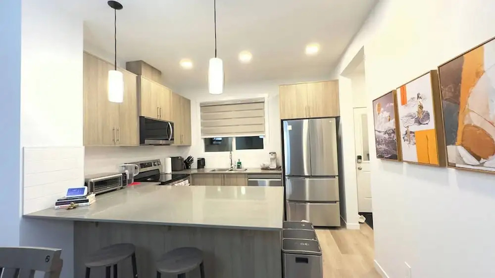 3BR Family House in NE Edmonton