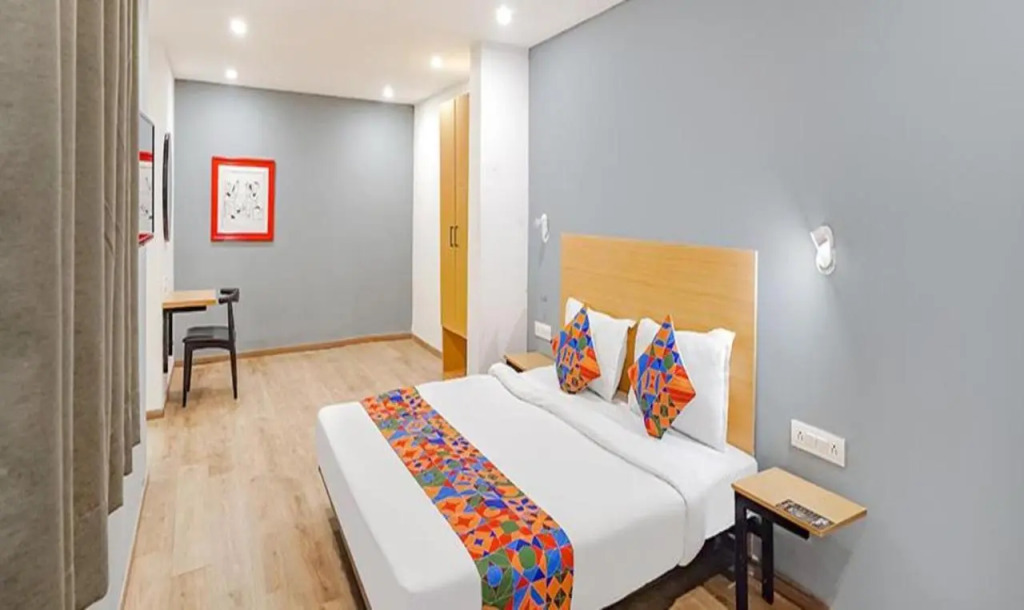Townhouse Hotel Royal Adress Nearest Parthala Chowk