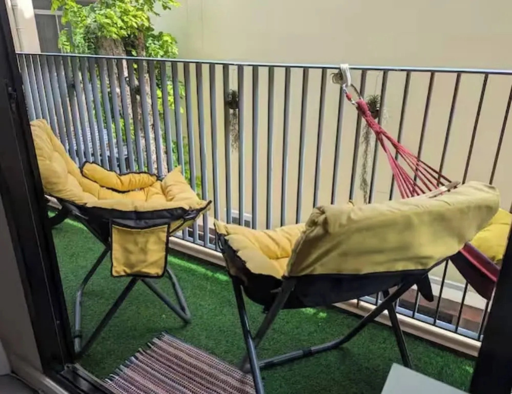 Bright Corner Condo - Rooftop Pool With Sea Views