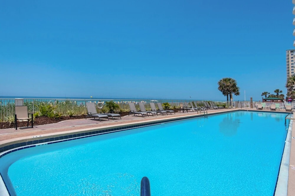 Twin Palms 1001