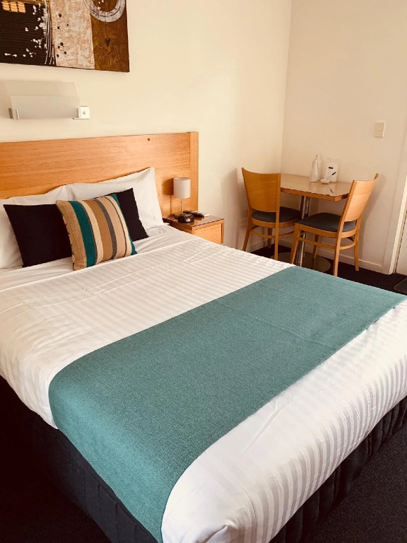 Hamilton Townhouse Motel
