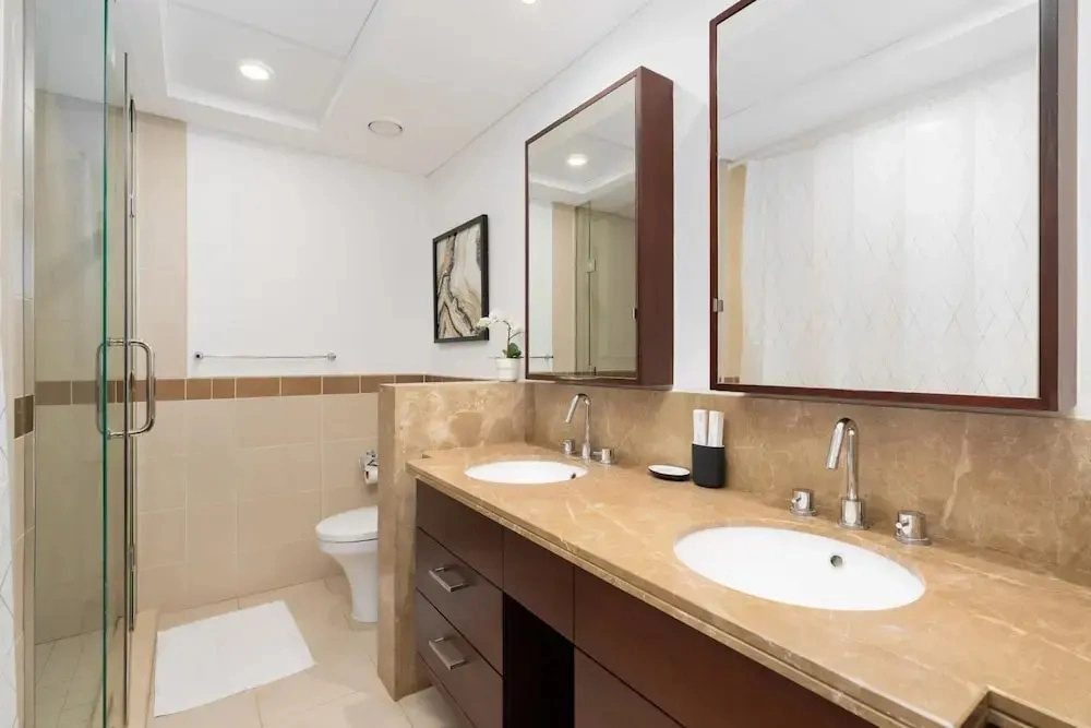 Luxury 2BR Downtown Apt With Burj Khalifa View