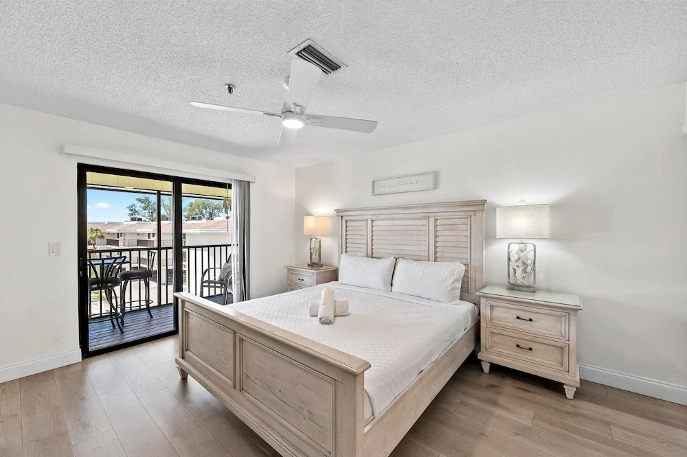Absolute Paradise Ami-private Beach Access-water Views From Every Window-heated Pool- Walk To 14 Restaurants