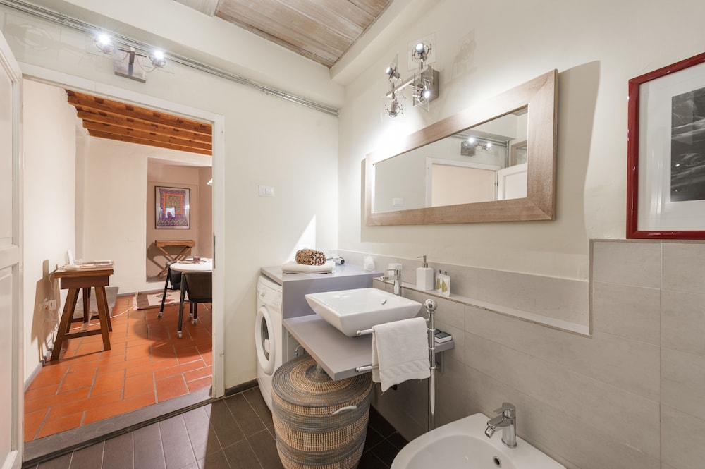 Short-let Florence Charming Suite