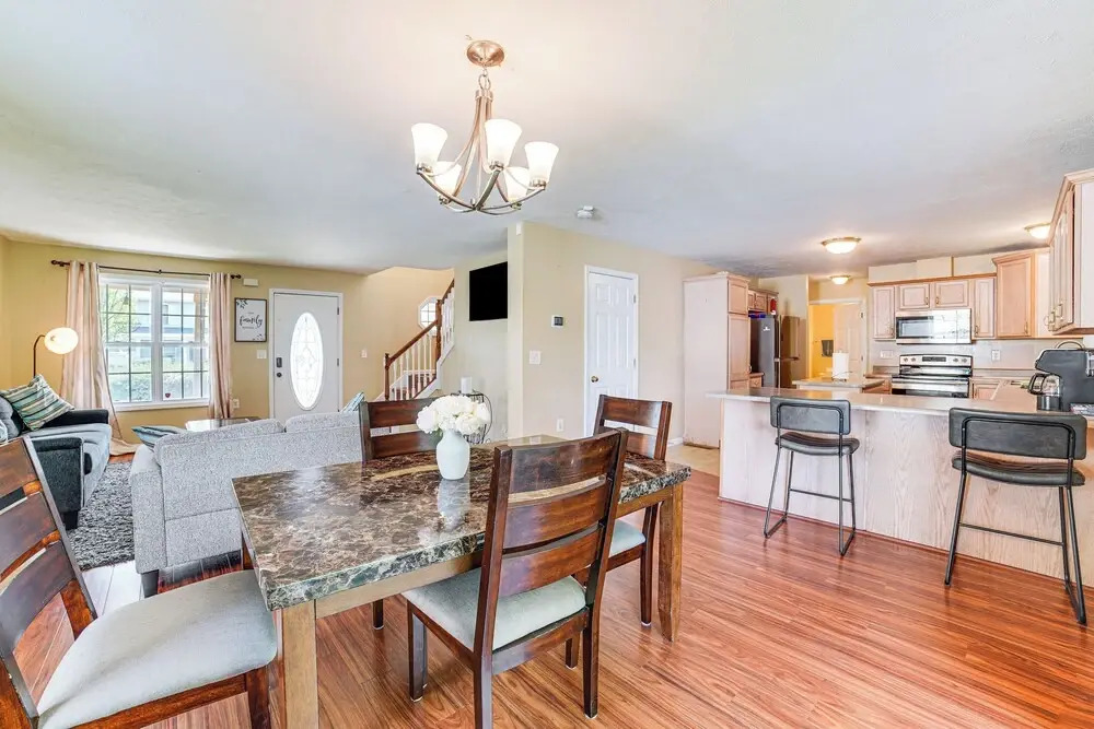 Spacious Champaign Home By University of Illinois!
