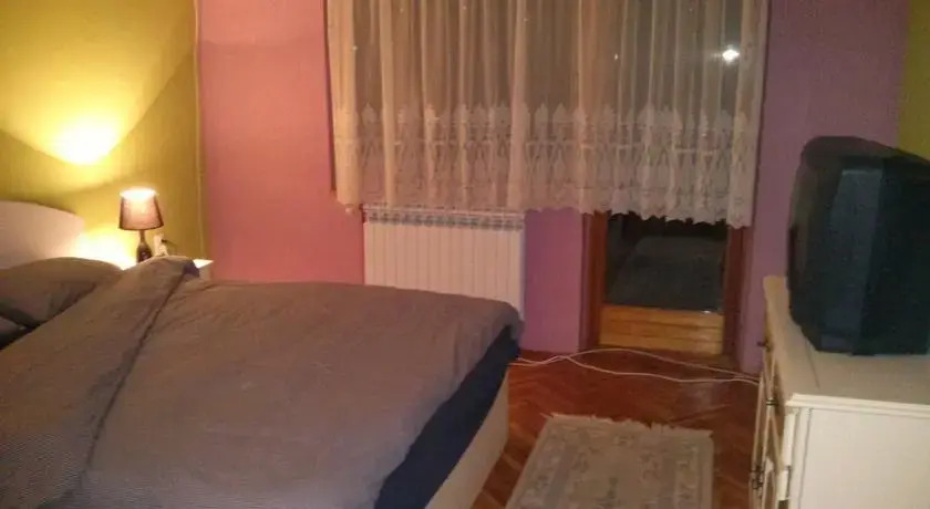 Guest House Ema