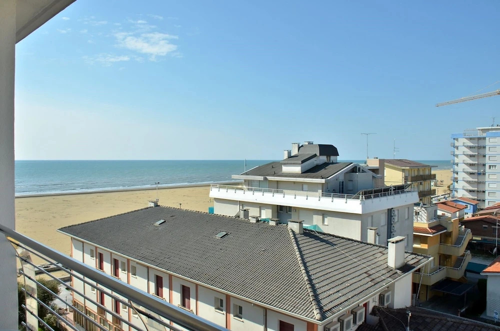 Lovely Flat With Nice Terrace in Bibione-beahost