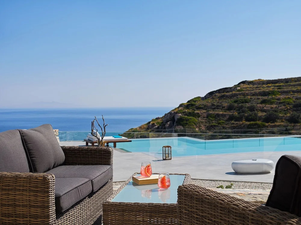AVATON Folegandros