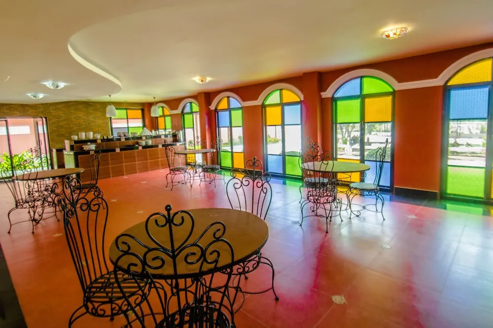 Maladee Hotel