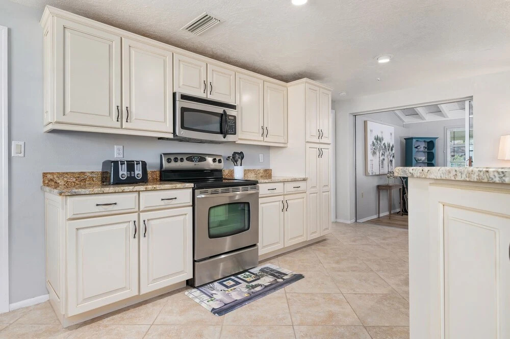 Sunshine On The River 3 Bedroom Waterfront Property 3 Home by Redawning