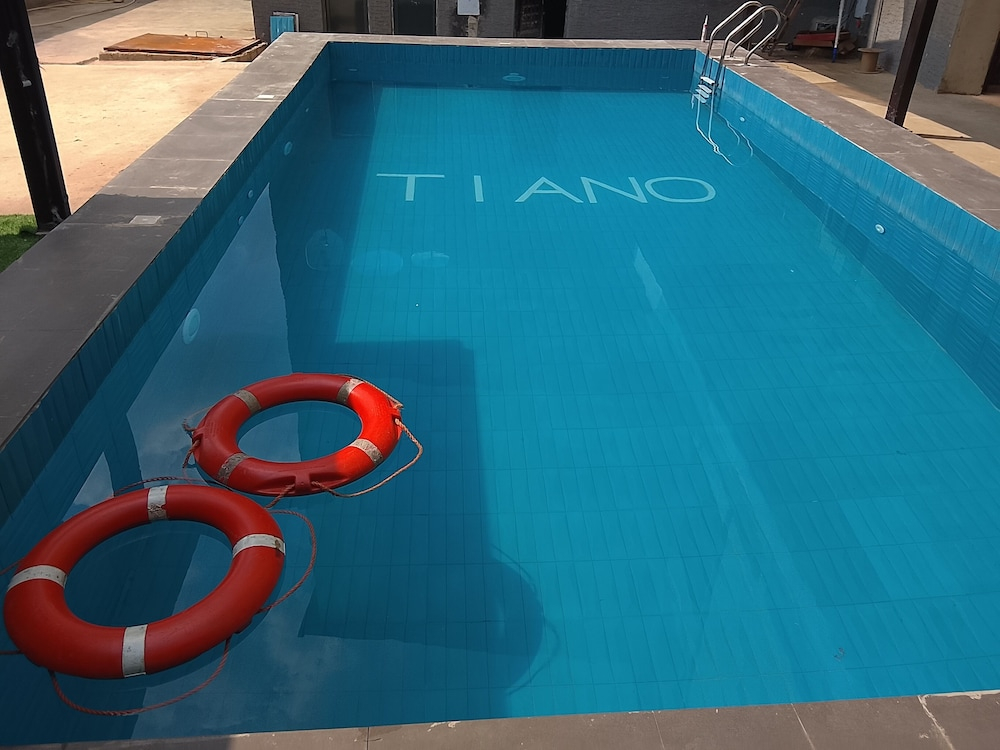 Tiano Hotel & Suites